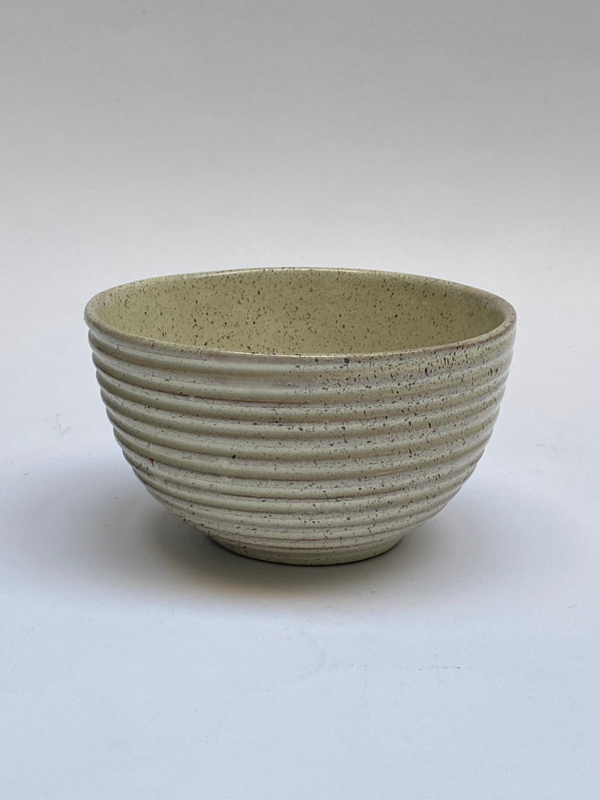 بولة فخار (أبيض) - Pottery bowl (white)