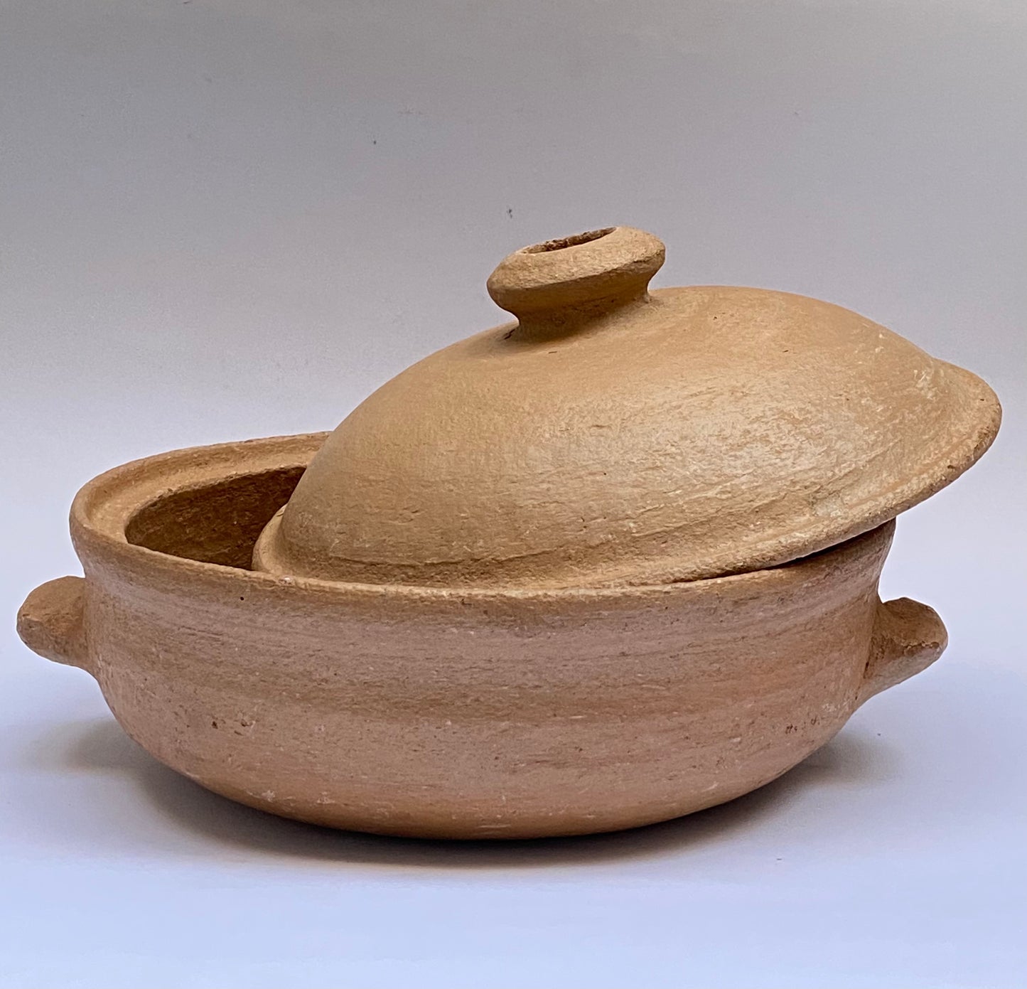 طاجن وسط بغطاء 30سم