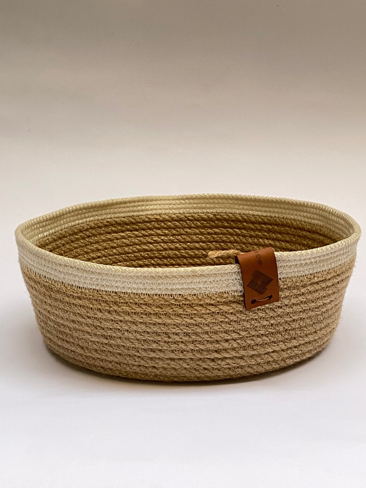 Woven jute bowls 25x8cm